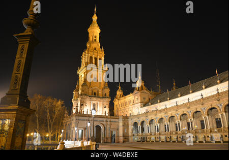 Eine wundervolle Nacht im Plaza de España in Sevilla, Spanien Stockfoto