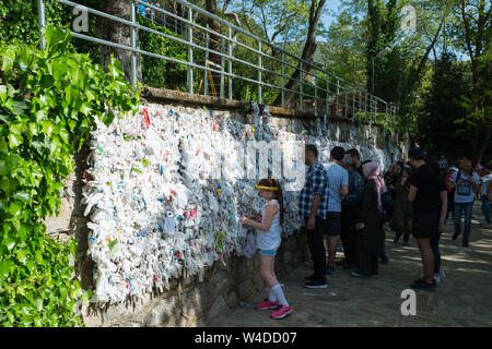 Die Wand an der das Haus der Jungfrau Maria (Türkisch: meryemana Evi oder Meryem Ana Evi, "Mary's House') in der Türkei Stockfoto