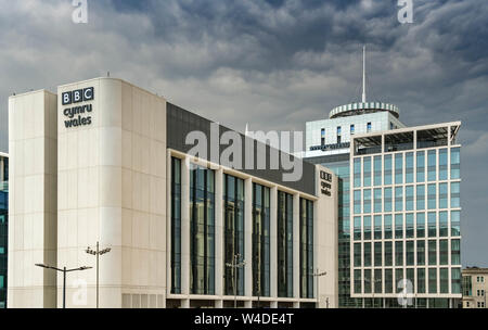 CARDIFF, WALES - Juli 2019: Äußere des neuen BBC Wales Hauptsitz in Cardiff City Centre. Stockfoto