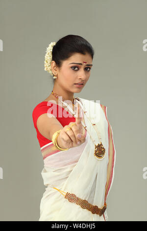 South Indian woman pointing Finger Stockfoto
