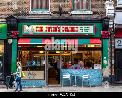 The Fryer's Delight Fish and Chips Shop, 19 Theobalds Rd, Holborn, London, England, Großbritannien. Stockfoto