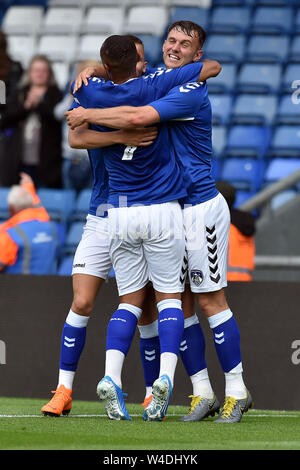 OLDHAM, ENGLAND 20. Juli Oldham Athletic's Tom Hamer feiert sein Ziel während der Vorsaison Freundschaftsspiel zwischen Oldham Athletic und Rochdale in Boundary Park, Oldham am Samstag, den 20. Juli 2019 (Credit: Eddie Garvey | MI Nachrichten) Stockfoto