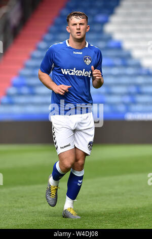 OLDHAM, ENGLAND 20. Juli Oldham Athletic's Jamie Stott in Aktion während der Vorsaison Freundschaftsspiel zwischen Oldham Athletic und Rochdale in Boundary Park, Oldham am Samstag, den 20. Juli 2019 (Credit: Eddie Garvey | MI Nachrichten) Stockfoto