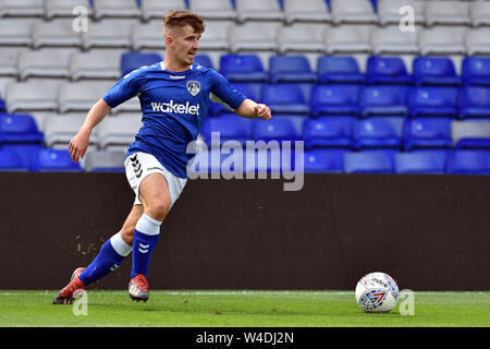 OLDHAM, ENGLAND 20. Juli Oldham der Athletic Harry Robinson in Aktion während der Vorsaison Freundschaftsspiel zwischen Oldham Athletic und Rochdale in Boundary Park, Oldham am Samstag, den 20. Juli 2019 (Credit: Eddie Garvey | MI Nachrichten) Stockfoto