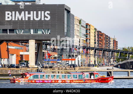 Amsterdam, Niederlande, Piet Heinkade, neue Gebäude an Ijhaven, Bimhuis, Mšvenpick Hotel, Canal Cruise, Stockfoto