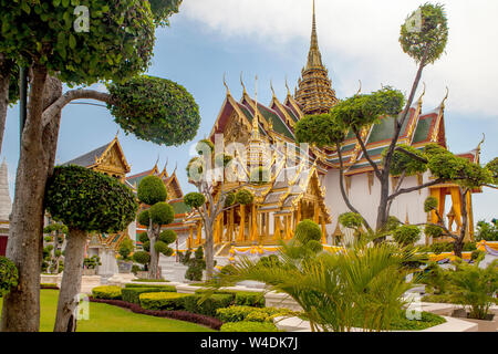 Schönen Innenhof Siwalai Gärten und Phra Thinang Siwalai Maha Prasat Gebäude an der Thailand Grand Palace in Bangkok. Stockfoto