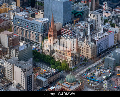 Luftaufnahme von St. Paul's Cathedral von der Eureka Tower gesehen, Central Business District (CBD), Melbourne, Victoria, Australien Stockfoto