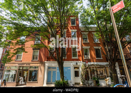 Upscale Shopping am trendigen Bleecker Street in New York am Samstag, 20. Juli 2019. (© Richard B. Levine) Stockfoto