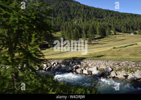 Fluss, Bernina Express, Schweiz Stockfoto