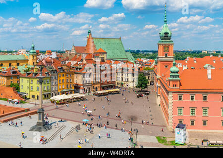 Warschau, Polen - 19 JULI 2019: Luftaufnahme der Warschauer Altstadt, einem pulsierenden Tourismus Hub mit kopfsteingepflasterten Gassen und mittelalterlichen Gebäude rekonstruiert af Stockfoto