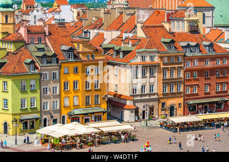 Warschau, Polen - 19 JULI 2019: Luftaufnahme der Warschauer Altstadt, einem pulsierenden Tourismus Hub mit kopfsteingepflasterten Gassen und mittelalterlichen Gebäude rekonstruiert af Stockfoto