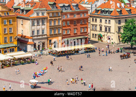 Warschau, Polen - 19 JULI 2019: Luftaufnahme der Warschauer Altstadt, einem pulsierenden Tourismus Hub mit kopfsteingepflasterten Gassen und mittelalterlichen Gebäude rekonstruiert af Stockfoto