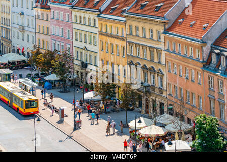 Warschau, Polen - 19 JULI 2019: Luftaufnahme der Nowy Swiat, die historische Straße von Warschau, Teil der königlichen Route zwischen Warschauer Königsschloss und Ol Stockfoto