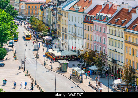 Warschau, Polen - 19 JULI 2019: Luftaufnahme der Nowy Swiat, die historische Straße von Warschau, Teil der königlichen Route zwischen Warschauer Königsschloss und Ol Stockfoto