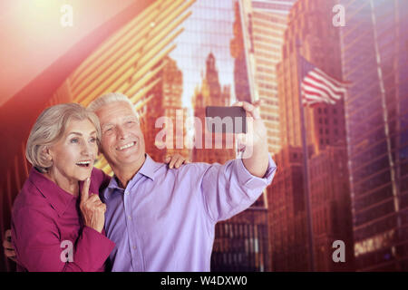 Portrait von Happy senior Paar unter selfie Stockfoto