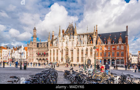 Brügge, Belgien - 22. Februar 2016: Grote Markt in der mittelalterlichen Stadt Brugge, Belgien Stockfoto