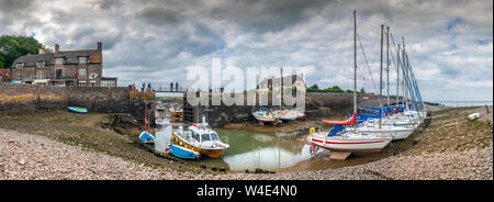 Porlock Wehr liegt ungefähr eineinhalb Meilen westlich des Dorfes Porlock in Somerset. Porlock Platz des Port und Porlock Wehr ist seine harbou Stockfoto