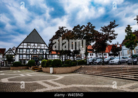 Das historische Stadtzentrum in Lippstadt, Deutschland mit einem epischen Himmel Stockfoto