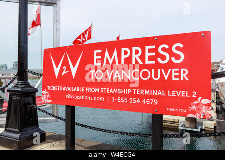 Empress Ferry nach Vancouver (V2V) Informationsschild am Hafen in der Innenstadt von Victoria, BC. Stockfoto