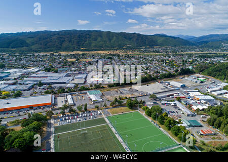 Künstliche Sportplätze, Maidstone Park, Upper Hutt und Lower North Island, Neuseeland - drone Antenne Stockfoto