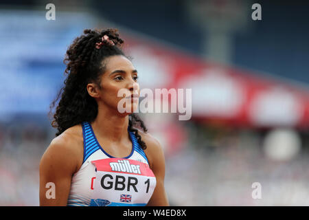 Ashleigh NELSON (Großbritannien) auf den Start der Frauen 4x100m Staffel finale bei den 2019, IAAF Diamond League, Jubiläum Spiele, Queen Elizabeth Olympic Park, Stratford, London Stockfoto