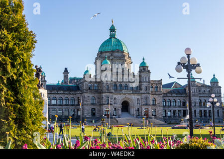 Die Gesetzgebende Versammlung von British Columbia Gebäude an einem klaren, sonnigen Tag. Stockfoto