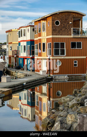 Luxus schweben Wohnungen im West Bay Marine Village in Esquimalt - Victoria, Vancouver Island, British Columbia, Kanada Stockfoto