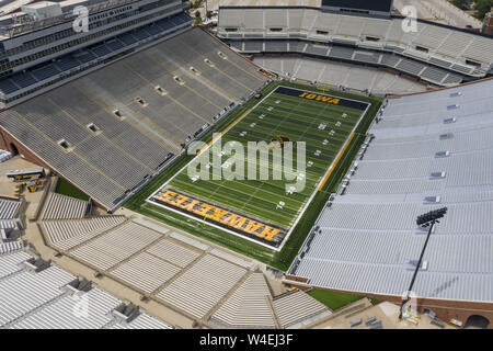 Iowa City, Iowa, USA. 21. Juli, 2019. Luftaufnahmen Kinnick Stadium, ehemals Iowa Stadium ist ein Stadion in Iowa City, Iowa, USA. Es ist das Heimstadion von der Universität von Iowa Hawkeyes. (Bild: © Walter G Arce Sr Schleifstein Medi/ASP) Stockfoto