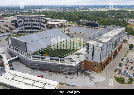 Iowa City, Iowa, USA. 21. Juli, 2019. Luftaufnahmen Kinnick Stadium, ehemals Iowa Stadium ist ein Stadion in Iowa City, Iowa, USA. Es ist das Heimstadion von der Universität von Iowa Hawkeyes. (Bild: © Walter G Arce Sr Schleifstein Medi/ASP) Stockfoto