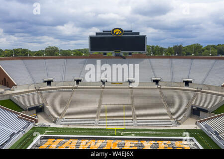 Iowa City, Iowa, USA. 21. Juli, 2019. Luftaufnahmen Kinnick Stadium, ehemals Iowa Stadium ist ein Stadion in Iowa City, Iowa, USA. Es ist das Heimstadion von der Universität von Iowa Hawkeyes. (Bild: © Walter G Arce Sr Schleifstein Medi/ASP) Stockfoto