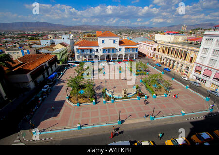 Luftaufnahme des Parque Céspedes von Santiago de Cuba und seine Stadt Halle (ayutamiento) Stockfoto