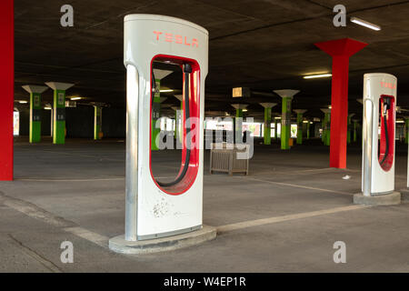 Tesla Kompressor Stationen bei Tesla's Place Vertu Lage in Montreal, Quebec. Stockfoto