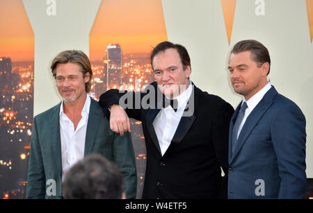 Los Angeles, USA. 22. Juli, 2019. Brad Pitt, Quentin Tarantino & Leonardo DiCaprio bei der Premiere von "Once Upon A Time In Hollywood' an der TCL Chinese Theater. Credit: Paul Smith/Alamy leben Nachrichten Stockfoto