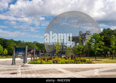 Montreal, Kanada - 21. Juli 2019: Biosphäre und Parc Jean Drapeau unterzeichnen und Karte Stockfoto