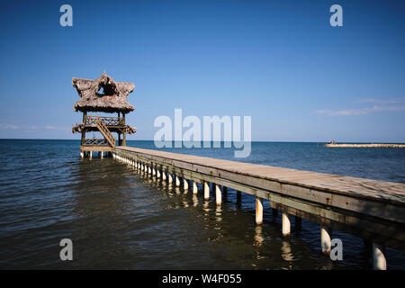 Alte Pier in der Karibik Stockfoto