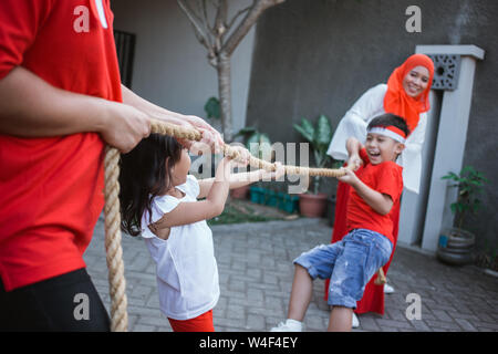 Tauziehen während Indonesien Independence Day Feier Stockfoto