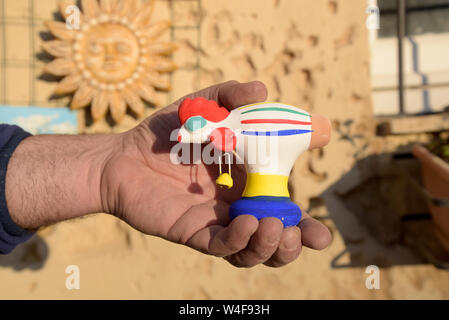 Italien, Basilicata, Potenza: Handgemachte Pfeifen Stockfoto