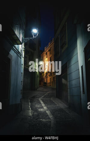 Straße von Jaen bei Nacht - Jaen, Andalusien, Spanien Stockfoto