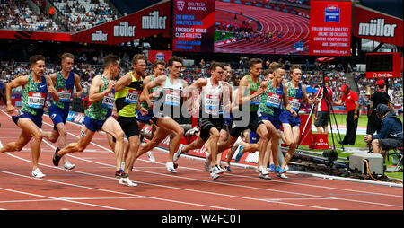 LONDON, ENGLAND. 21. Juli: 1,6 Männer - emsley Carr Rennen bei Tag Zwei der IAAF Diamond League die Muller Geburtstag Spiele in London Stadion am 2. Juli Stockfoto