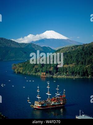 Japan, Honshu, Präfektur Kanagawa, Hakone, See Ashinoko und schneebedeckten Mount Fuji Stockfoto