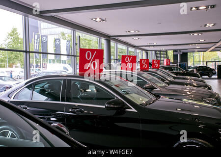 Deutschland, Düsseldorf Juli 17, 2019: Mercedes-Benz Store in Düsseldorf. Deutschland Stockfoto