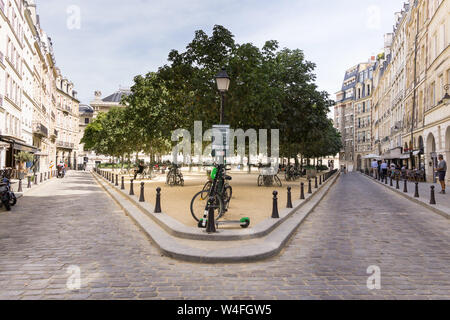 Paris Place Dauphine-Place Dauphine ist ein Quadrat auf der Ile de la Cite in Paris, Frankreich, Europa. Stockfoto