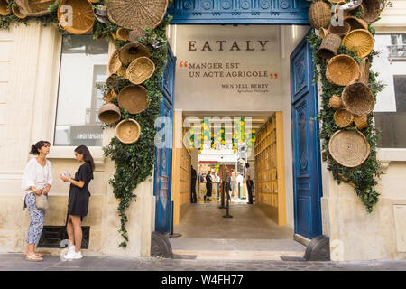 Eataly Paris-Store vor Eataly, den italienischen Markt und Food Hall, im Marais-Viertel von Paris, Frankreich, Europa. Stockfoto