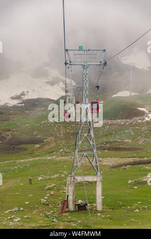 Gulmarg Gondel Phase 2 von Kongdoori zu Apharwat Peak bei Gulmarg, Jammu und Kaschmir, Indien Stockfoto