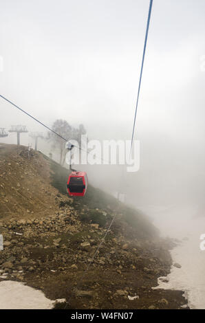 Gulmarg Gondel Phase 2 von Kongdoori zu Apharwat Peak bei Gulmarg, Jammu und Kaschmir, Indien Stockfoto