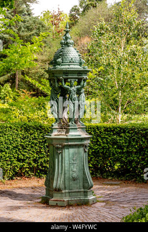 Brunnen Wallace im Botanischen Garten von Nantes. Pas-de-Calais. Pays de la Loire. Frankreich Stockfoto