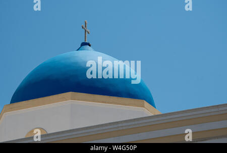 Die traditionellen blauen Kuppel der Kirche Panagia tonne Eisodion Stockfoto