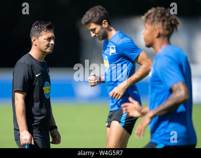 Berlin, Deutschland. 23. Juli, 2019. Ante Covic, Trainer des Bundesligisten Hertha BSC, kommt zu der Tonhöhe. Credit: Soeren Stache/dpa/Alamy leben Nachrichten Stockfoto