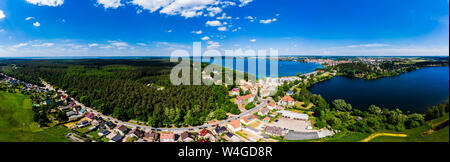 Deutschland, Mecklenburg-Vorpommern Pomerani, Mecklenburger Seenplatte, Waren an der Müritz, Luftaufnahme mit Müritz,Koelpinsse und Feisnecksee Stockfoto