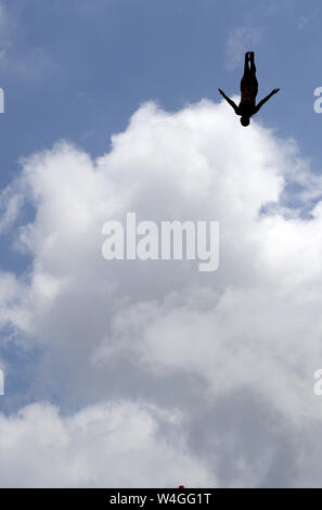 Juli 23, 2019 - Gwangju, SÜDKOREA - 23. Juli 2019 - Gwangju, Süden Korea-Quintero M.P von Kolumbien Aktion während des 18 FINA Wm 2019 Gwangju Highdiving Frauen an der Universität Chosun Highdiving Veranstaltungsort in Gwangju, Südkorea. (Bild: © gwangju 2019 Organisationskomitee über ZUMA Draht) Stockfoto